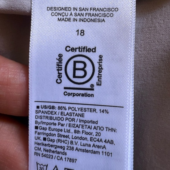 Athleta straight-leg joggers in size 18. These pants have a relaxed fit, a wide - Picture 9 of 16